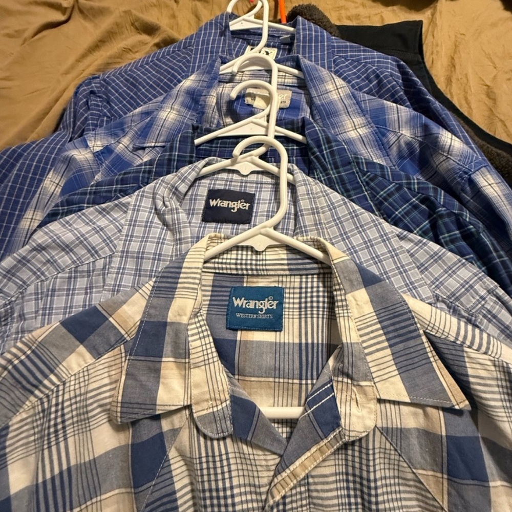 ,18 different shirts,15 of them are 2X,3 are XL,
